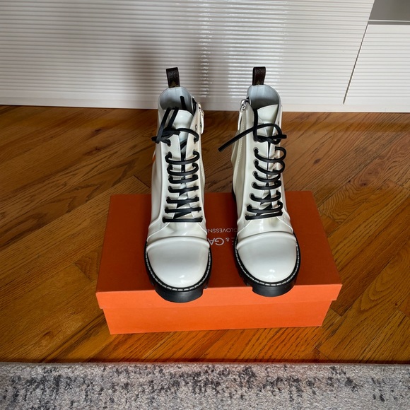 Louis Vuitton Star Trail Boots - Picture 2 of 10